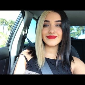 Meet your Posher, Gabriela